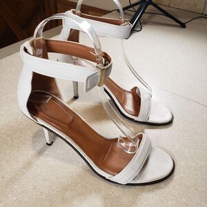 Givenchy White Leather Ankle Strap Stiletto Sandals Women’s EU 39 / US 8